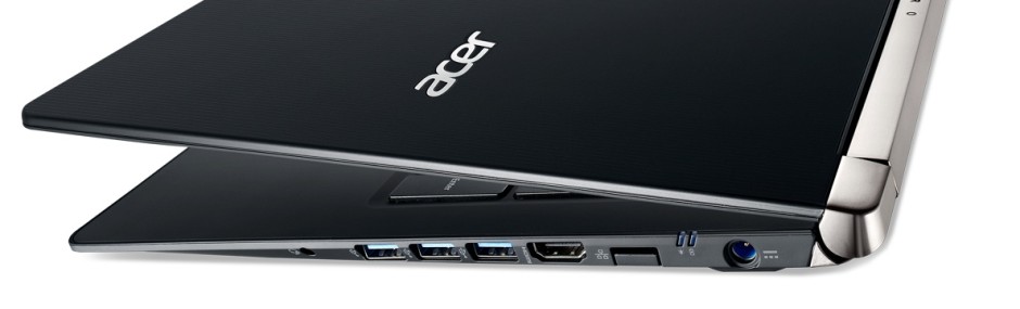 Đánh giá Acer Nitro V 17 AI 4.jpg