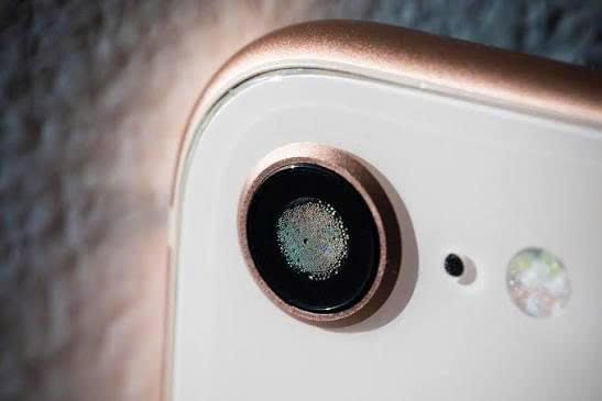 Điện thoại vào nước bị mờ camera ảnh 1