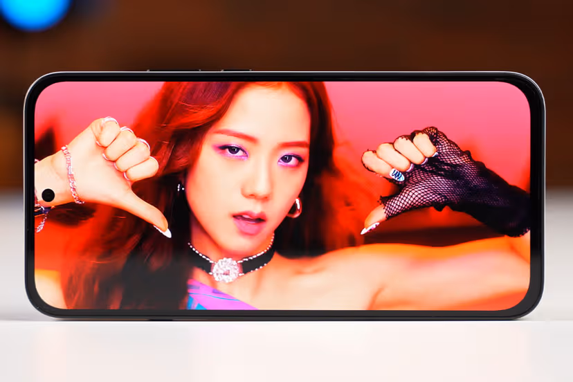Chi tiết đánh giá Nothing Phone (4b) - 11