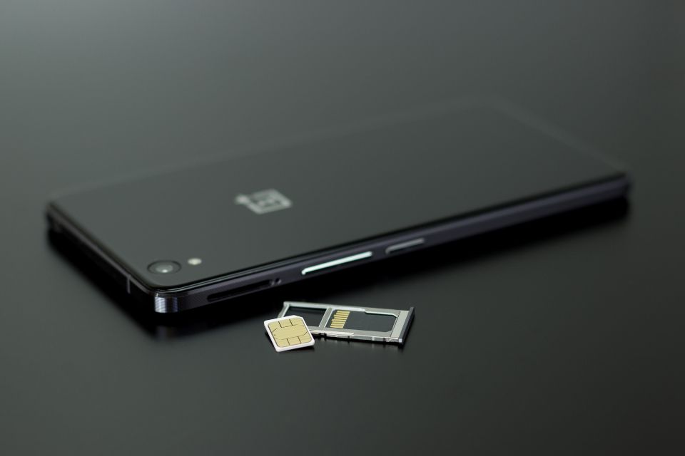 Tại sao điện thoại nhận SIM nhưng không có sóng