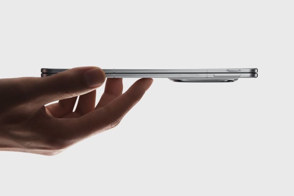 Thiết kế và độ hoàn thiện OPPO Find N5
