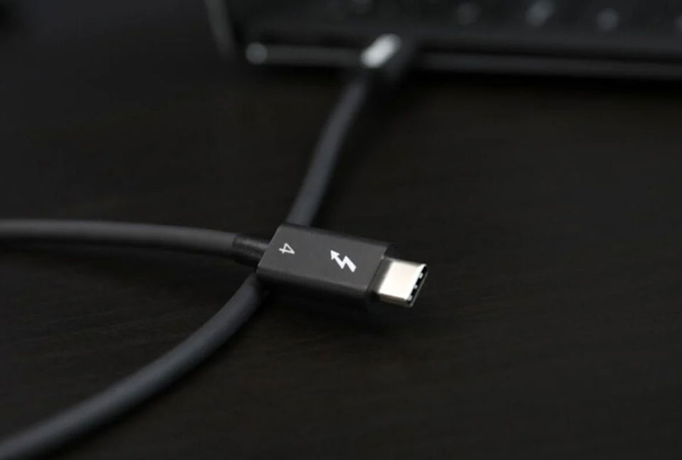 Thunderbolt 4 - 02