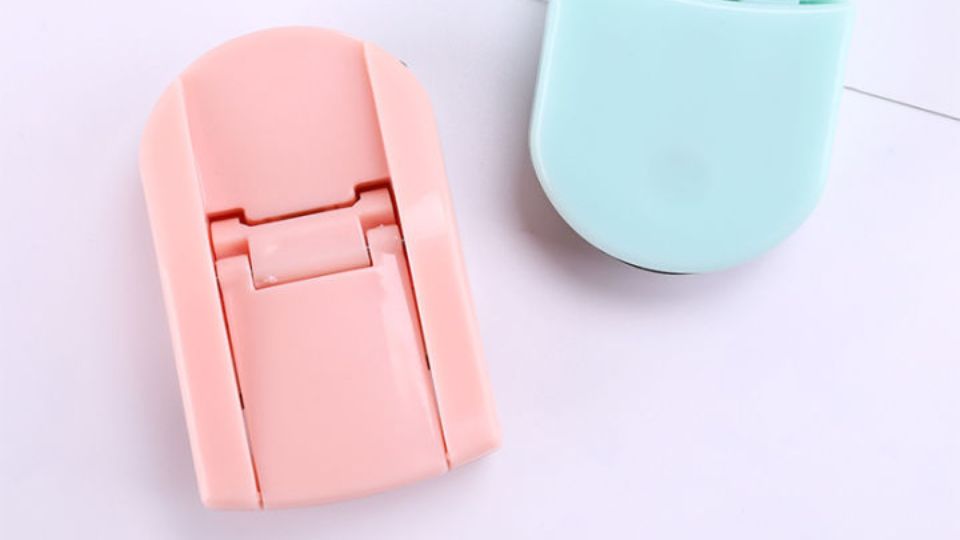 Kẹp bấm mi bằng nhựa