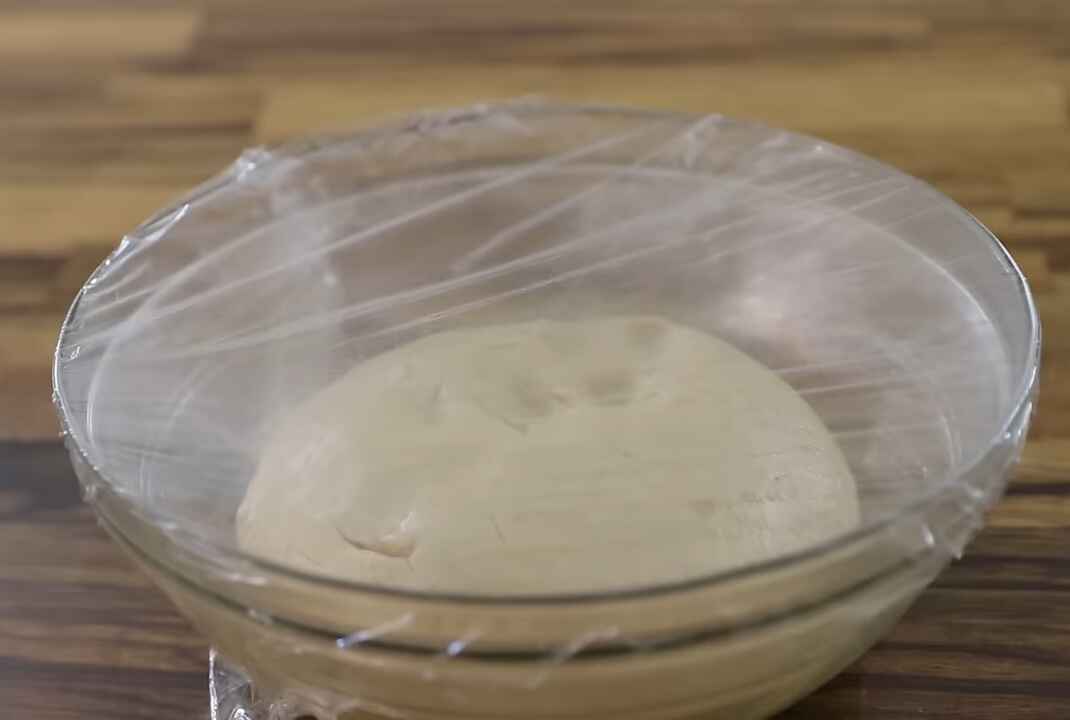 Nhồi và ủ bột lần 1