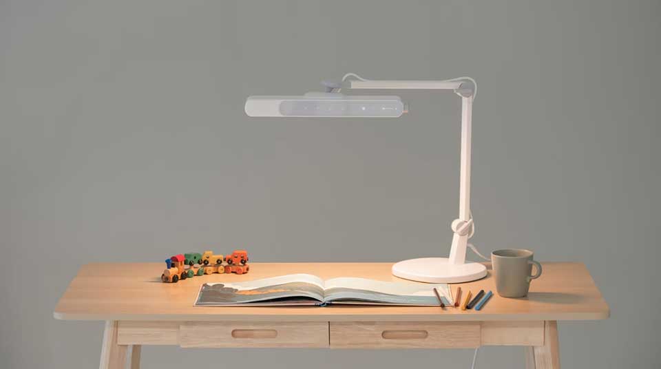 C&aacute;ch chọn đ&egrave;n học để b&agrave;n - 03