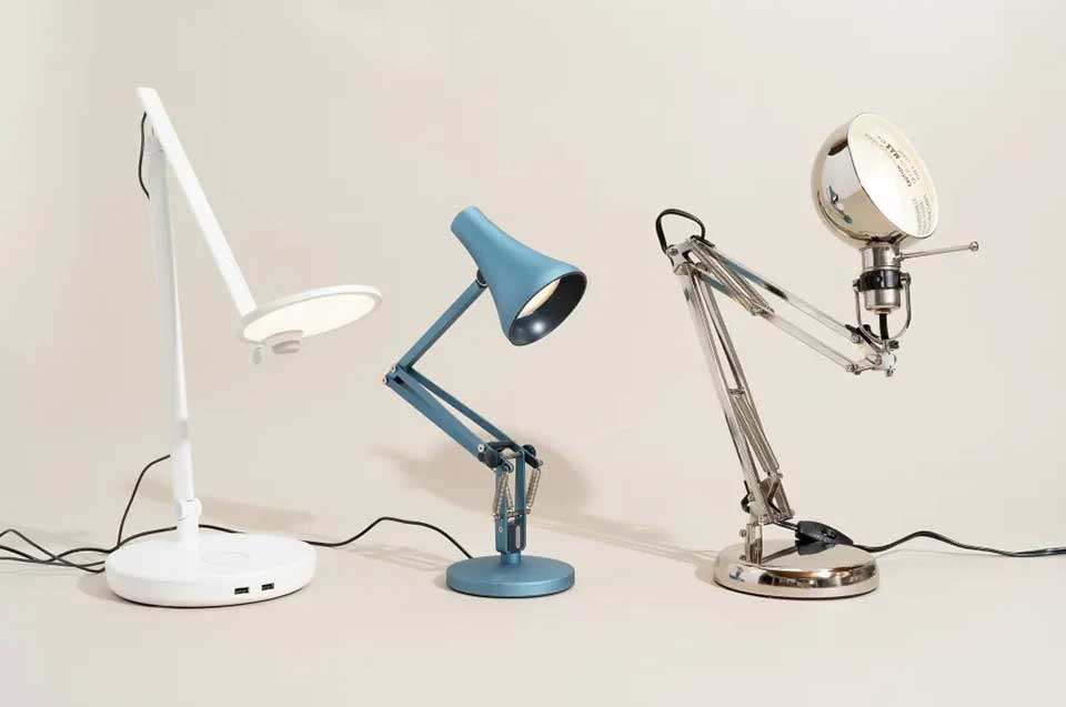 C&aacute;ch chọn đ&egrave;n học để b&agrave;n - 01