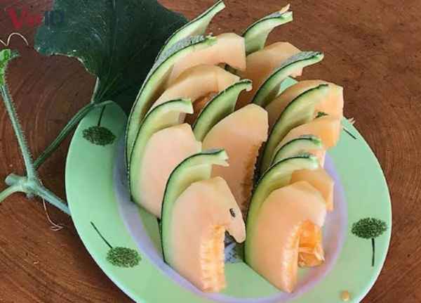 Cách gọt dưa lưới (hình 11)