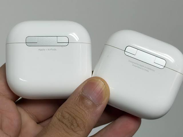cach-nhan-biet-airpods-5-chinh-hang-apple-viet-nam.jpg