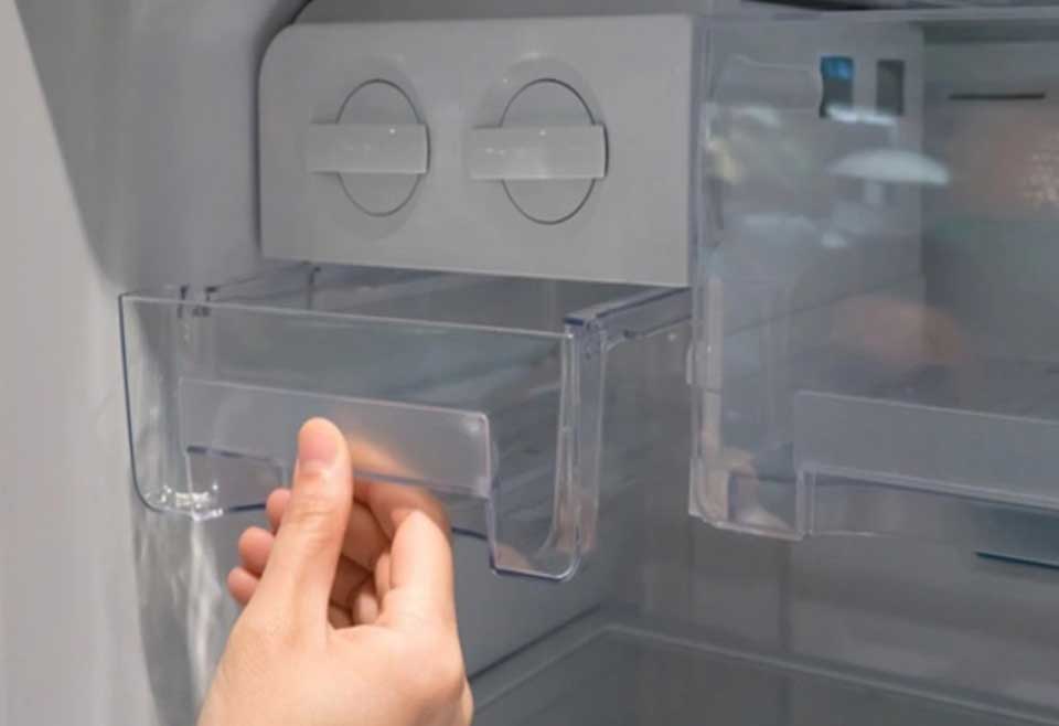 Cách xả tuyết cho tủ lạnh Sanyo - 04