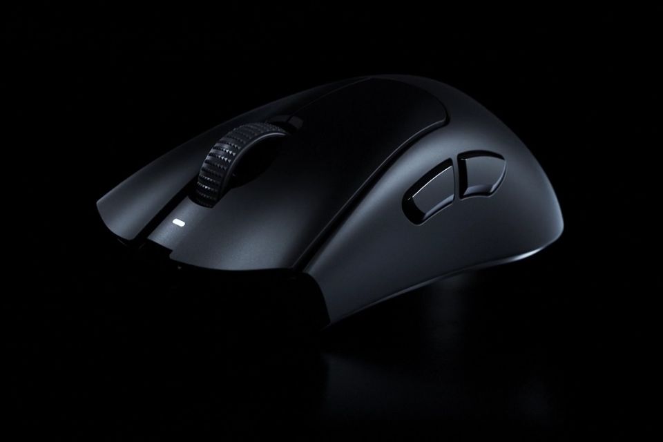 chuot-gaming-khong-day-razer-deathadder-v4-pro-1.jpg