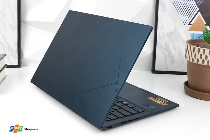 Đánh giá laptop ASUS ZenBook 14 UX3405CA-PZ188WS - hình 1