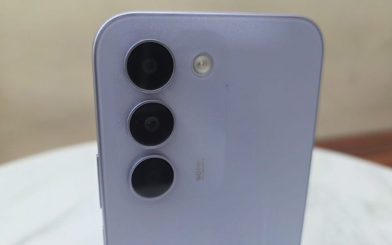 Đánh giá realme C100 về camera