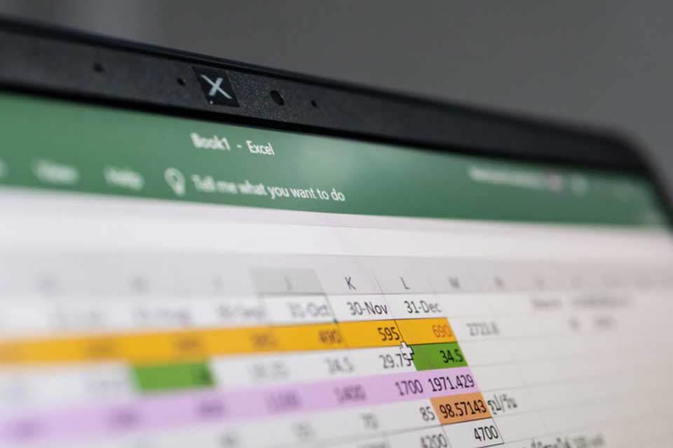 Hướng dẫn đổi vị trí cột trong Excel - 09