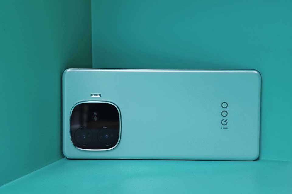 iQOO Z9 Turbo - 09