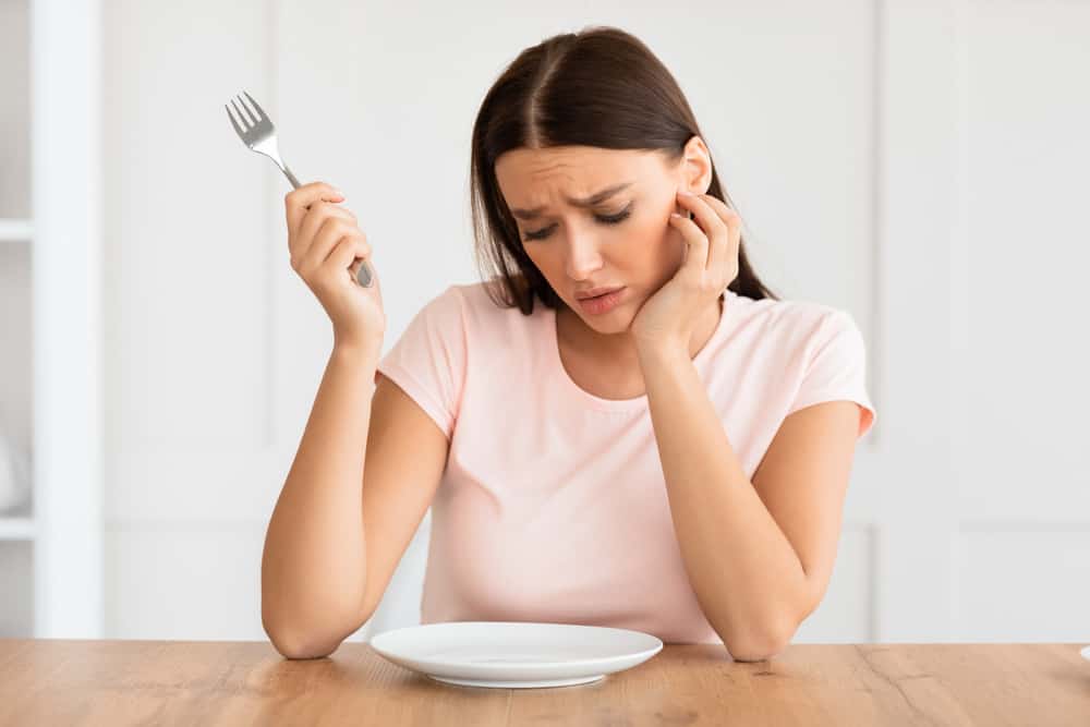 Không dùng mật ong lúc đang đói bụng