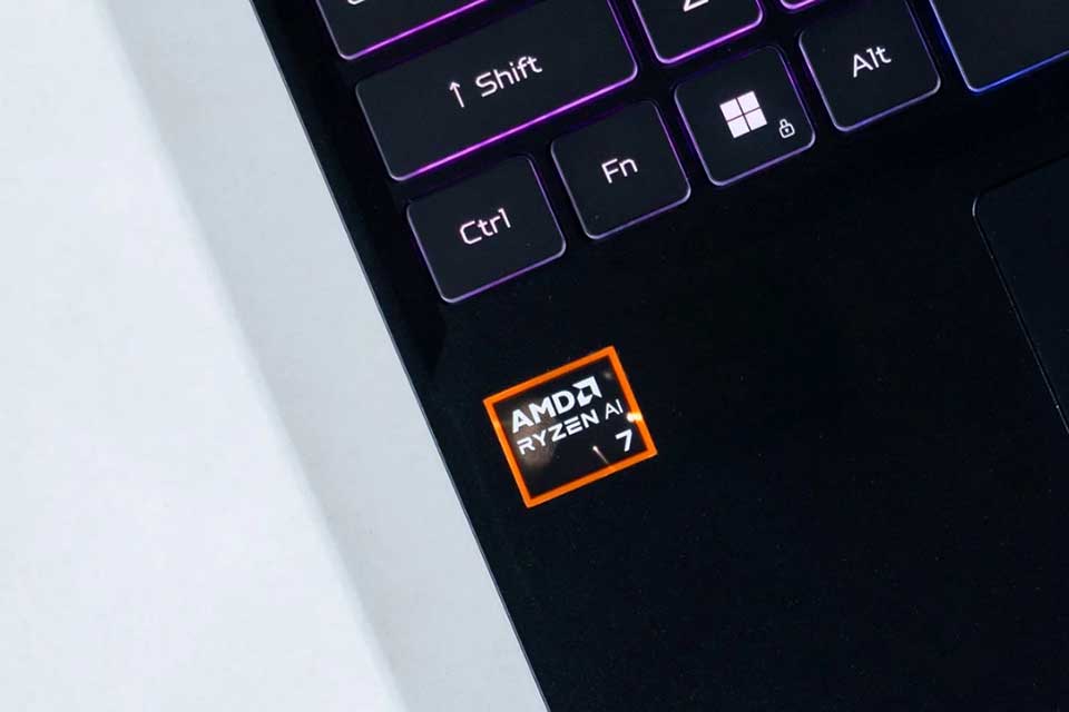 Laptop AMD Ryzen AI 7 350 - 02