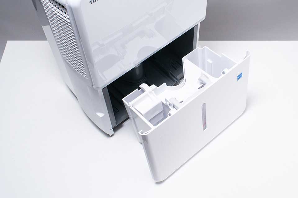 M&aacute;y h&uacute;t ẩm Toshiba - 02