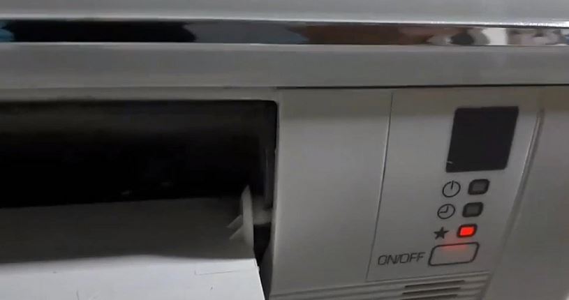 máy lạnh báo đèn đỏ 1