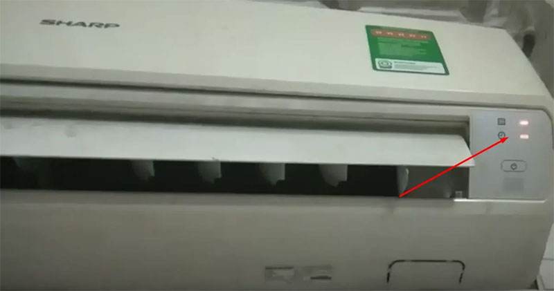 Máy lạnh Sharp báo lỗi đèn vàng hình 1