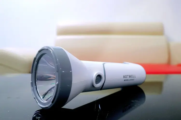 Mua đèn pin ở đâu uy tín, sản phẩm chính hãng, độ bền cao, giá rõ ràng và bảo hành đầy đủ?