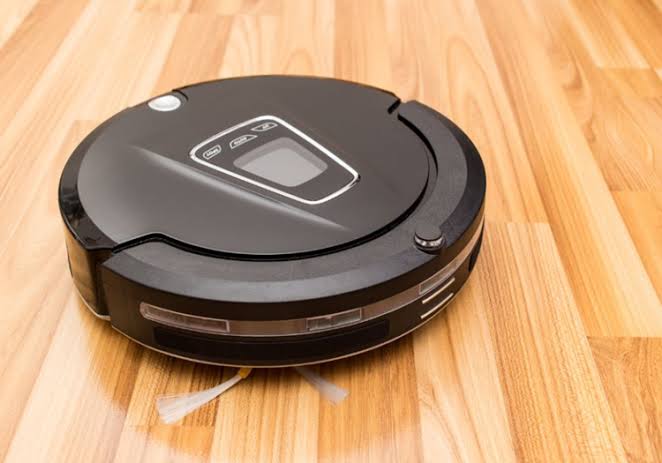 Robot h&uacute;t bụi b&aacute;o lỗi b&aacute;nh xe - h&igrave;nh 1