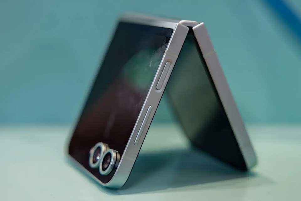 RAM Samsung Galaxy Z Flip 7 - 01