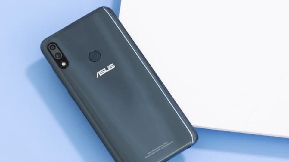 So sánh ASUS ROG Phone 9 Pro và iPhone 16 Pro Max 1