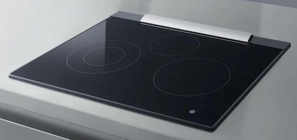 So s&aacute;nh bếp từ Hitachi v&agrave; Mitsubishi - 03