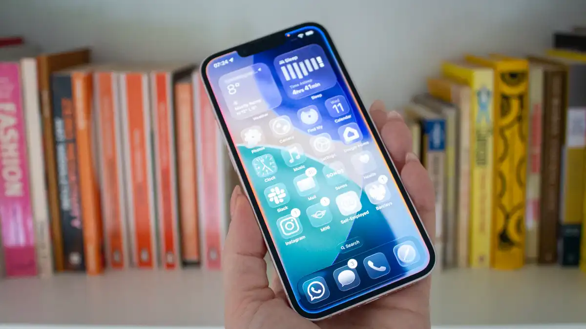 So sánh iPhone 17e và iPhone 17 - hình 14
