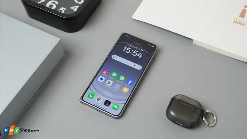 So sánh OPPO Find N6 và iPhone 15 - hình 5