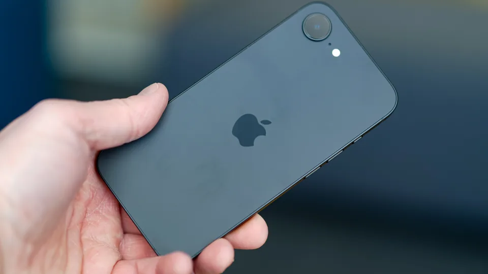 So sánh OPPO Reno14 và iPhone 16e - hình 2