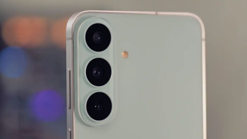So sánh Samsung Galaxy S26 FE vs Xiaomi 17T về camera