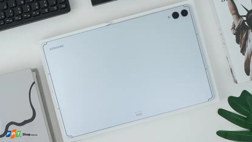 So sánh Samsung Galaxy Tab S11 Ultra và iPad Pro M5 - hình 1