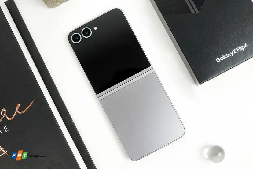 So sánh Samsung Z Flip 8 và Z Flip 6 - hình 4