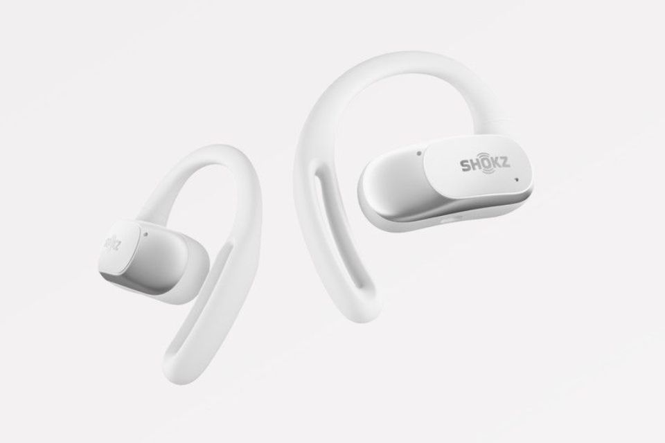 Shokz OpenFit Air vừa vặn với tai người dùng