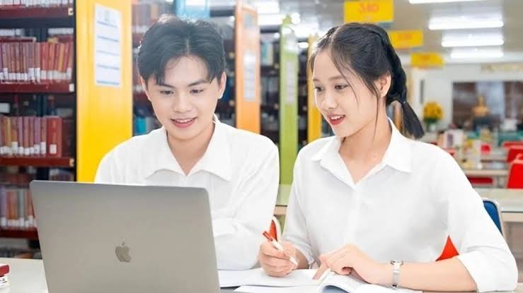 Đối chiếu điểm với ngành và trường muốn đăng ký