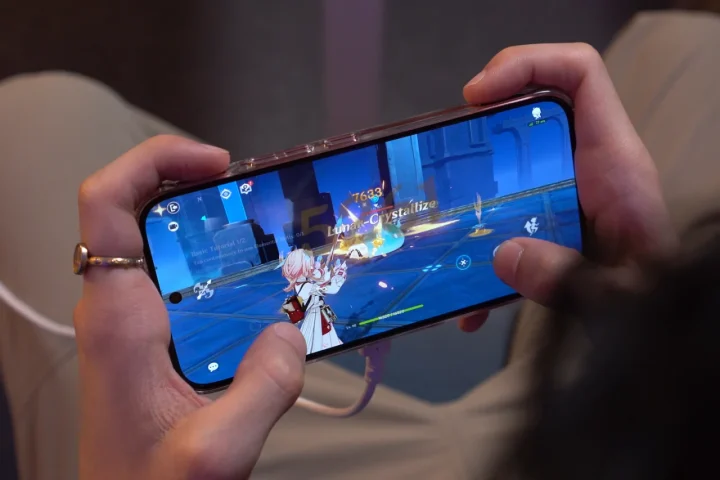Trên tay Infinix GT 50 Pro - hình 6