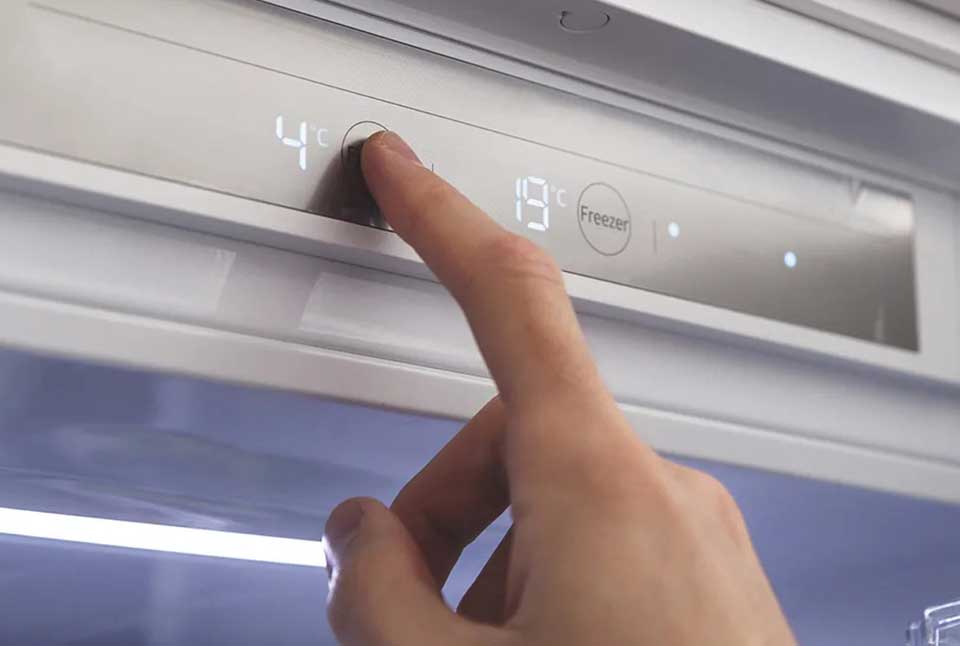 Tủ lạnh Panasonic kh&ocirc;ng đ&ocirc;ng đ&aacute; - 03