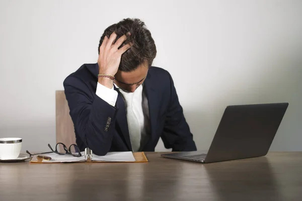 work-depression-la-gi-6.jpg