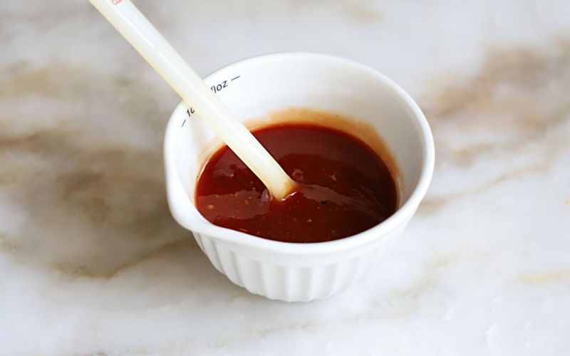 Pha nước sốt chua ngọt