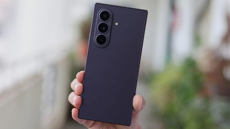 So sánh Z Fold 8 Ultra và Z Fold 5 về thiết kế
