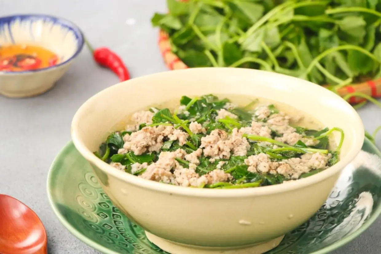 Bỏ túi ngay 4 cách nấu canh rau má thơm ngon cho những ngày hè