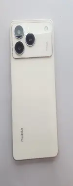 Điện thoại Nubia A76 4GB 128GB Vàng