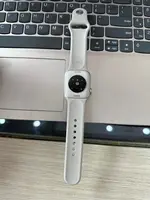 Đồng hồ thông minh Apple Watch SE 2 40mm GPS viền nhôm vàng dây cao su MNJP3VN/A