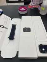 Đồng hồ thông minh Apple Watch SE GPS + Cellular 44mm viền nhôm Xám dây Nylong Đen MYF12VN/A