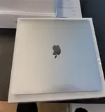 Máy tính xách tay Macbook Pro M2 13 2022 8CPU 10GPU/8GB/512GB Bạc MNEQ3SA/A