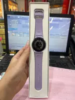Đồng Hồ Thông Minh Samsung Galaxy Watch5 Bluetooth 40mm Bạc (dây đeo tím)  - R900