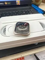 Đồng hồ thông minh Apple Watch Series 8 45mm GPS viền nhôm vàng dây cao su MNP23VN/A