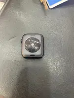Đồng hồ thông minh Apple Watch SE 2 44mm GPS viền nhôm đen dây cao su MNK03VN/A
