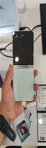 Điện thoại di động Samsung Galaxy Z Flip5 5G 256GB Demo Xanh SM-F731B